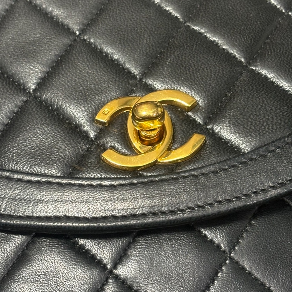 CHANEL Vintage 1986 Classic Quilted Lambskin Flap Bag Black/Red - Picture 9 of 15